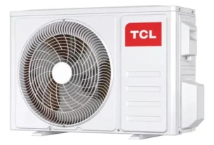 "Unidade externa de ar-condicionado TCL, destacando a ventilação e o logo da marca."