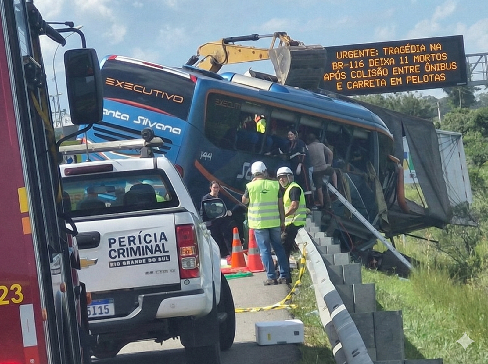 Acidente na BR-116: ônibus executivo da Santa Silvana envolvido em colisão com 11 mortos, com presença de peritos criminais e equipes de resgate no local."