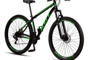 "Bicicleta mountain bike preta e verde com detalhes esportivos, pneus largos HighLevel e suspensão dianteira."